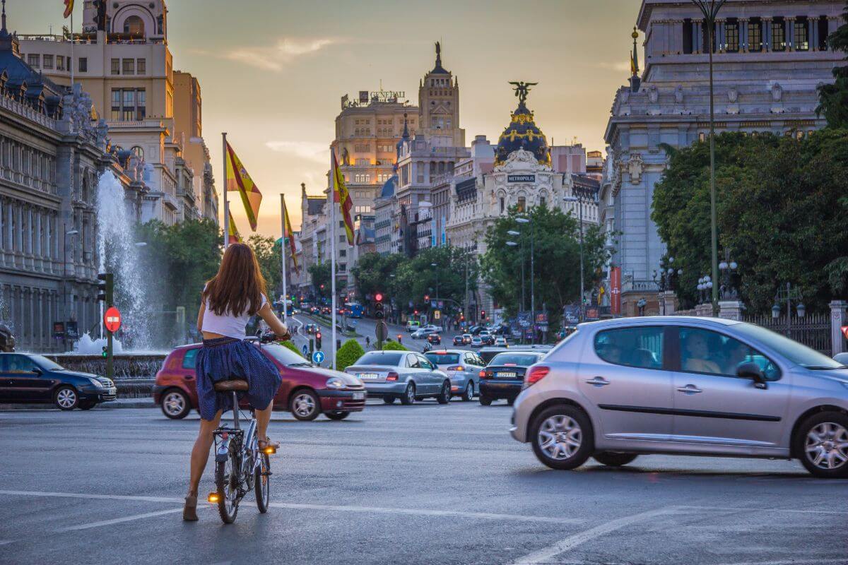 realidad Enajenar llave inglesa 5 Rutas para descubrir la ciudad de Madrid en bici. | Rent&Roll Madrid